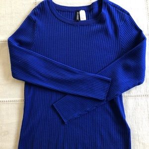 Long sleeve blue sweater